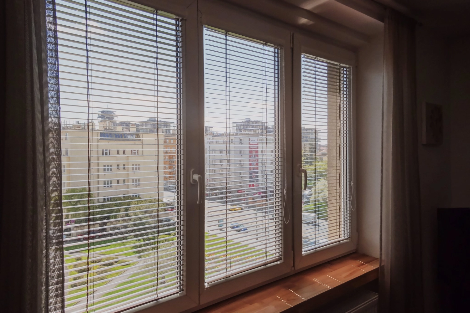 Druckwelt - Tuncay Denizci, Qualitätsjalousie Isotra System HIT II, ​​Referenz